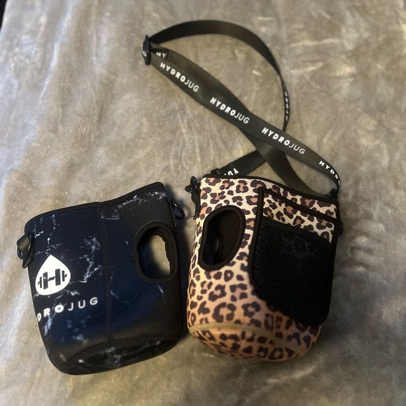 HydroJug Black and Leopard Print Sleeves - Picture 1 of 3